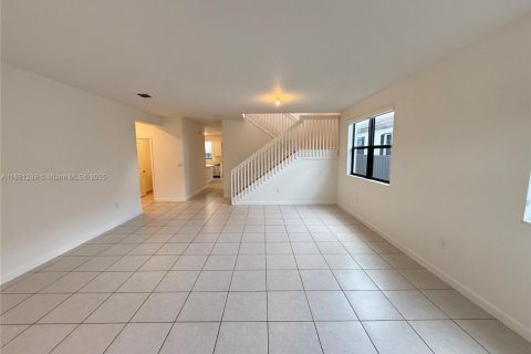 Casa en venta en Miami, Florida, 4 dormitorios, 291.62 m2 № 1438162 - foto 12