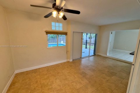 Casa en venta en Hollywood, Florida, 3 dormitorios, 157.38 m2 № 1834153 - foto 16
