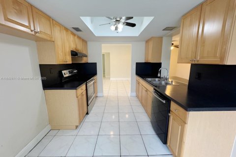 Casa en venta en Hollywood, Florida, 3 dormitorios, 157.38 m2 № 1834153 - foto 18