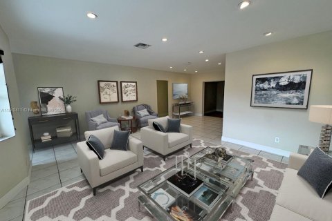 Casa en venta en Hollywood, Florida, 3 dormitorios, 157.38 m2 № 1834153 - foto 13