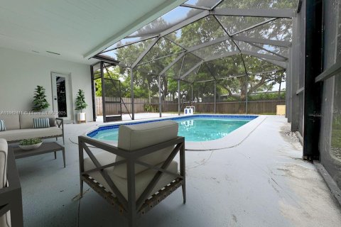 Casa en venta en Hollywood, Florida, 3 dormitorios, 157.38 m2 № 1834153 - foto 2