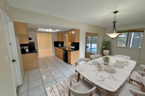 Casa en venta en Hollywood, Florida, 3 dormitorios, 157.38 m2 № 1834153 - foto 5