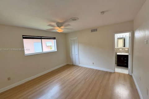 Casa en venta en Hollywood, Florida, 3 dormitorios, 157.38 m2 № 1834153 - foto 11