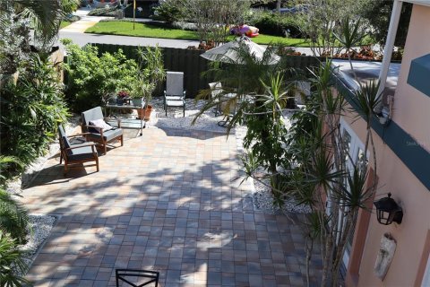 Villa ou maison à vendre à Sarasota, Floride: 3 chambres, 231.51 m2 № 2415127 - photo 12