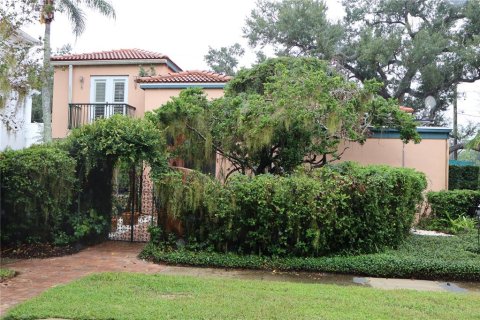Villa ou maison à Sarasota, Floride 3 chambres, 231.51 m2 № 2415127
