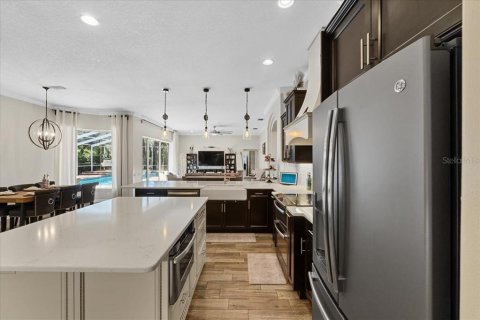 House in Fish Hawk, Florida 5 bedrooms, 450.85 sq.m. № 1654858 - photo 19