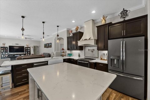 House in Fish Hawk, Florida 5 bedrooms, 450.85 sq.m. № 1654858 - photo 17