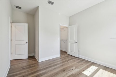 House in Saint Petersburg, Florida 3 bedrooms, 162.86 sq.m. № 1560533 - photo 20