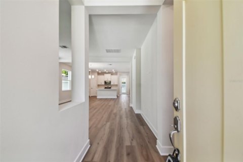 House in Saint Petersburg, Florida 3 bedrooms, 162.86 sq.m. № 1560533 - photo 8