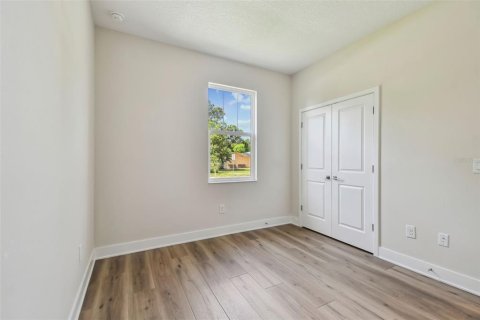 House in Saint Petersburg, Florida 3 bedrooms, 162.86 sq.m. № 1560533 - photo 12