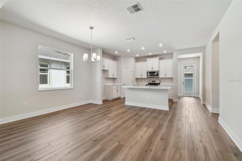 House in Saint Petersburg, Florida 3 bedrooms, 162.86 sq.m. № 1560533 - photo 28