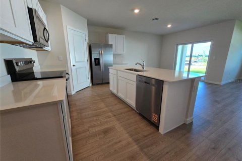 Villa ou maison à louer à Punta Gorda, Floride: 4 chambres, 169.83 m2 № 2101152 - photo 5
