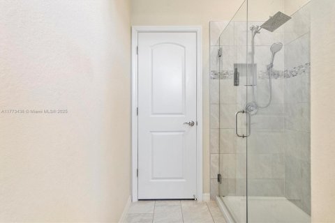 Townhouse in Oakland Park, Florida 3 bedrooms, 162.95 sq.m. № 1863987 - photo 19