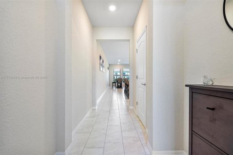 Townhouse in Oakland Park, Florida 3 bedrooms, 162.95 sq.m. № 1863987 - photo 3