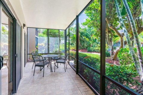 Condominio en alquiler en South Palm Beach, Florida, 2 dormitorios, 104.14 m2 № 1189808 - foto 1