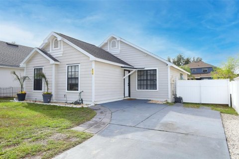 Villa ou maison à vendre à Apopka, Floride: 3 chambres, 117.99 m2 № 2398573 - photo 2