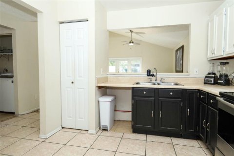 Villa ou maison à vendre à Apopka, Floride: 3 chambres, 117.99 m2 № 2398573 - photo 7