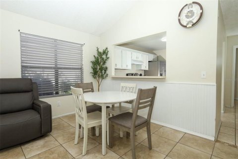 Villa ou maison à vendre à Apopka, Floride: 3 chambres, 117.99 m2 № 2398573 - photo 6