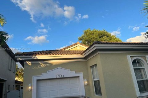 Villa ou maison à vendre à Homestead, Floride: 4 chambres, 117.06 m2 № 1971519 - photo 1