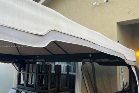 Villa ou maison à vendre à Homestead, Floride: 4 chambres, 117.06 m2 № 1971519 - photo 27