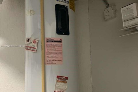 Villa ou maison à vendre à Homestead, Floride: 4 chambres, 117.06 m2 № 1971519 - photo 30