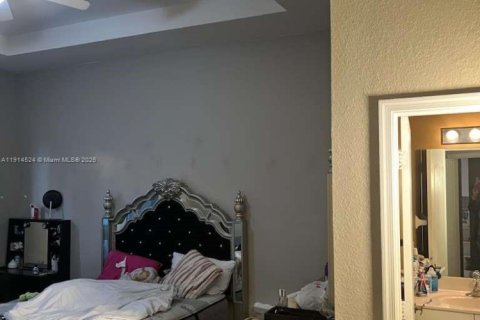 Villa ou maison à vendre à Homestead, Floride: 4 chambres, 117.06 m2 № 1971519 - photo 5