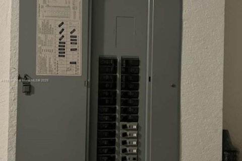 Villa ou maison à vendre à Homestead, Floride: 4 chambres, 117.06 m2 № 1971519 - photo 13