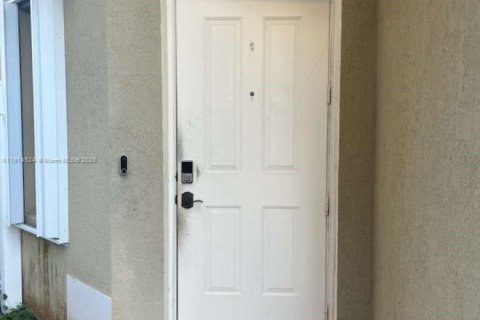 Villa ou maison à vendre à Homestead, Floride: 4 chambres, 117.06 m2 № 1971519 - photo 2