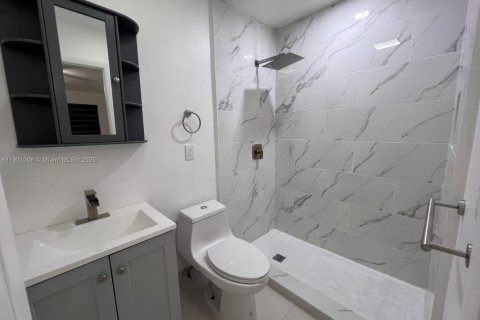 Commercial property in Homestead, Florida 1 bedroom № 2012628 - photo 4