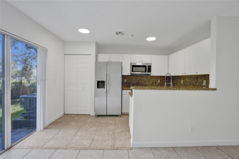 Adosado en alquiler en Pembroke Park, Florida, 3 dormitorios, 119.66 m2 № 2010436 - foto 5