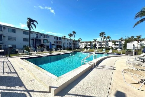Condo in Bradenton, Florida, 1 bedroom № 2229511 - photo 20