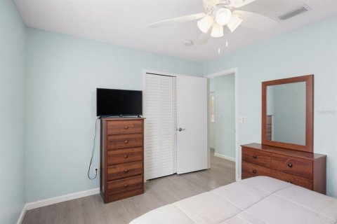 Casa en venta en Pinellas Park, Florida, 4 dormitorios, 166.11 m2 № 2384344 - foto 25
