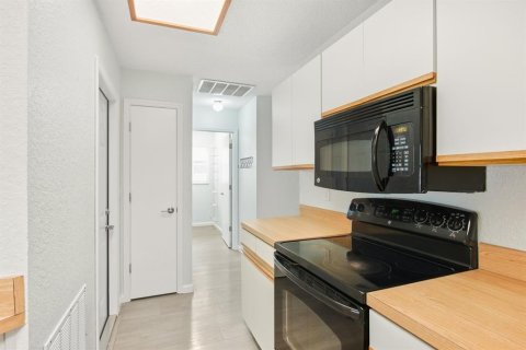 Casa en venta en Pinellas Park, Florida, 4 dormitorios, 166.11 m2 № 2384344 - foto 16