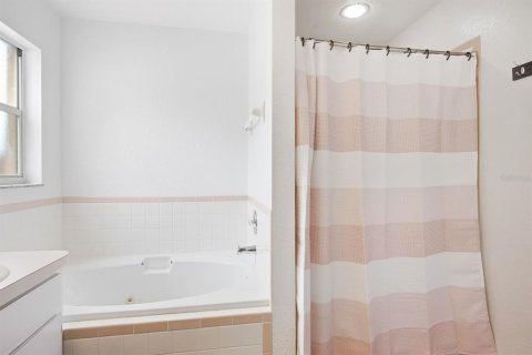 Casa en venta en Pinellas Park, Florida, 4 dormitorios, 166.11 m2 № 2384344 - foto 23