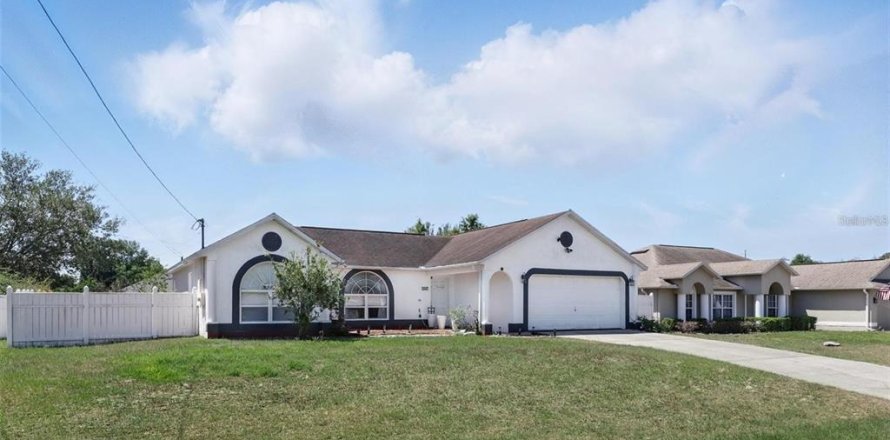 House in Deltona, Florida 3 bedrooms, 159.14 sq.m. № 2210064