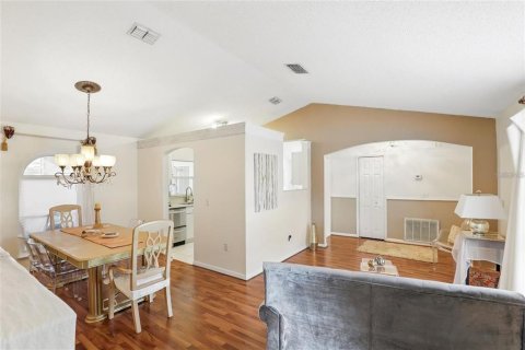 House in Deltona, Florida 3 bedrooms, 159.14 sq.m. № 2210064 - photo 6