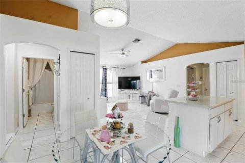 House in Deltona, Florida 3 bedrooms, 159.14 sq.m. № 2210064 - photo 19