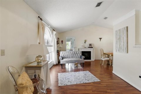 House in Deltona, Florida 3 bedrooms, 159.14 sq.m. № 2210064 - photo 4