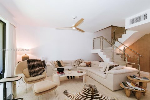 Condo in Fort Lauderdale, Florida, 3 bedrooms  № 2039184 - photo 9