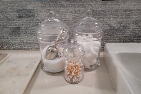 Condo in Fort Lauderdale, Florida, 3 bedrooms  № 2039184 - photo 25