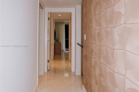 Condo in Fort Lauderdale, Florida, 3 bedrooms  № 2039184 - photo 27