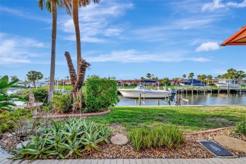 Copropriété à vendre à Bradenton, Floride: 2 chambres, 120.4 m2 № 2329800 - photo 9