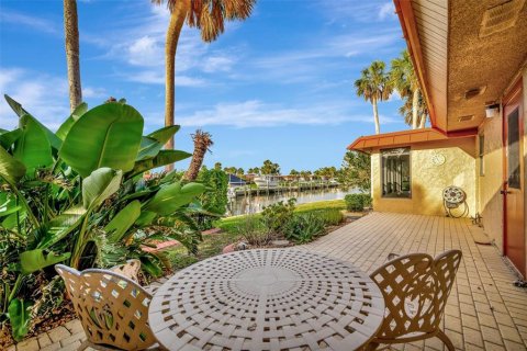 Copropriété à vendre à Bradenton, Floride: 2 chambres, 120.4 m2 № 2329800 - photo 12