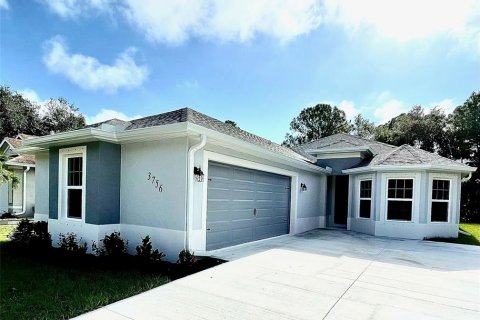 House in North Port, Florida 3 bedrooms, 131.18 sq.m. № 1555289 - photo 1