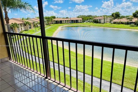 Condo in Greenacres, Florida, 2 bedrooms  № 1846005 - photo 26