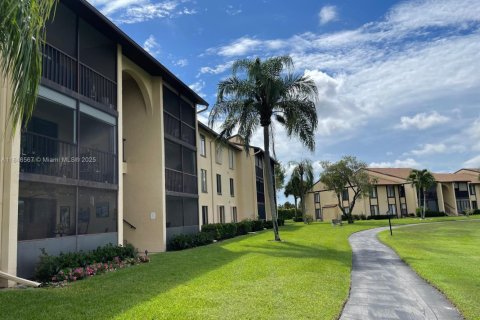 Condo in Greenacres, Florida, 2 bedrooms  № 1846005 - photo 30