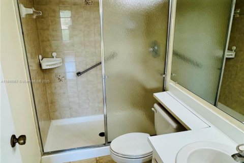Condo in Greenacres, Florida, 2 bedrooms  № 1846005 - photo 21