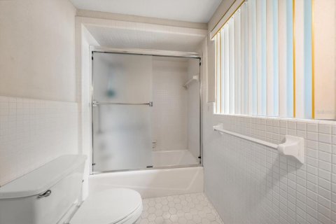 House in Belleair, Florida 3 bedrooms, 138.7 sq.m. № 2210984 - photo 20