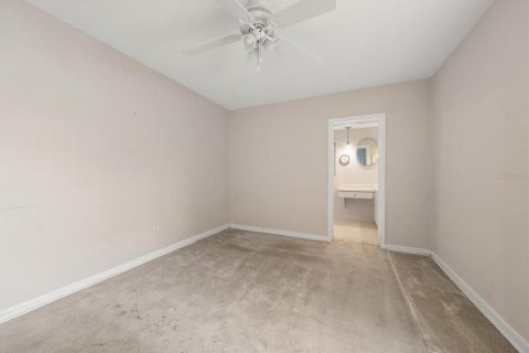 House in Belleair, Florida 3 bedrooms, 138.7 sq.m. № 2210984 - photo 18