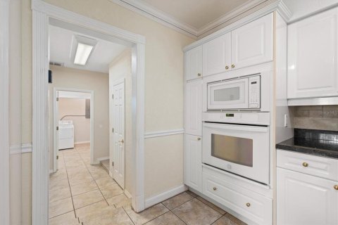 House in Belleair, Florida 3 bedrooms, 138.7 sq.m. № 2210984 - photo 12